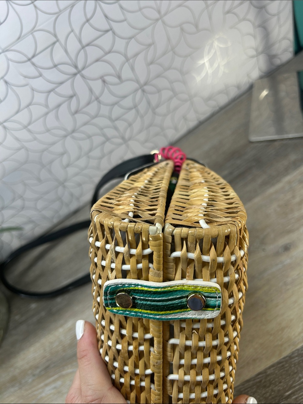 Betsey Johnson kitsch Rattan Crossbody - Picture 5 of 6